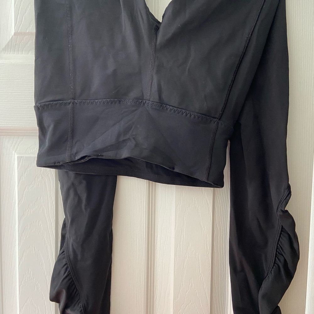 Lululemon legging with reflective ruffle
